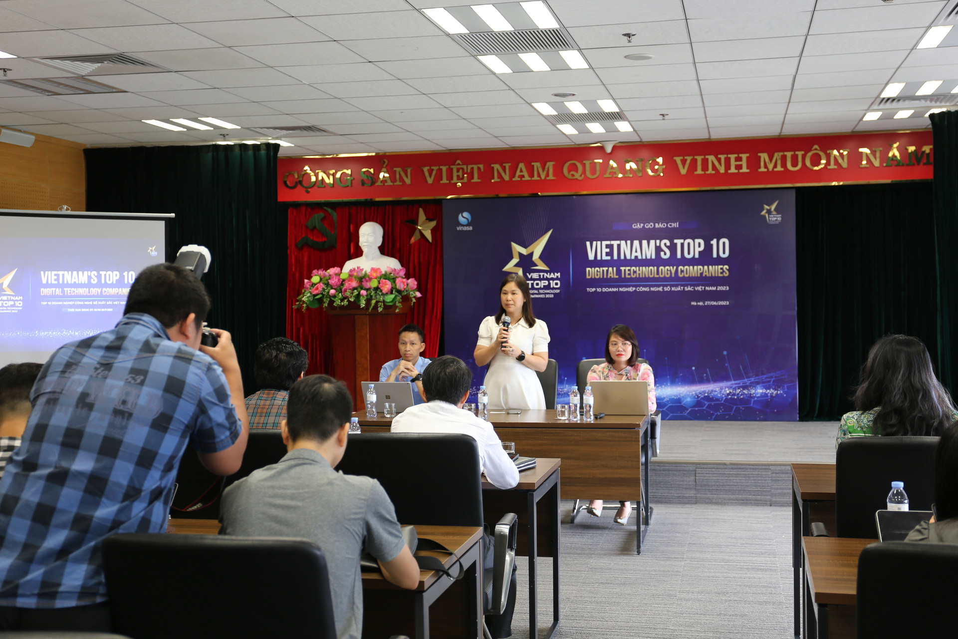 Họp giới thiệu Chương trình “TOP 10 Doanh nghiệp Công nghệ số xuất sắc Việt Nam 2023”.