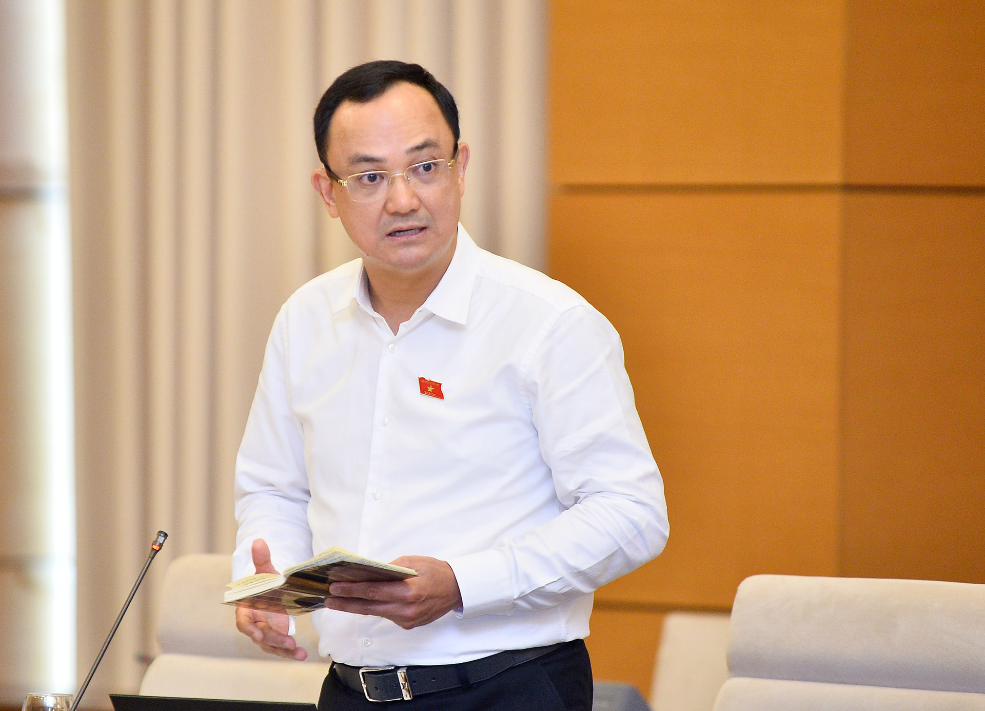Đại biểu Nguyễn Ngọc Sơn (đoàn Hải Dương), Ủy viên Thường trực Uỷ ban Khoa học, Công nghệ và Môi trường của Quốc hội