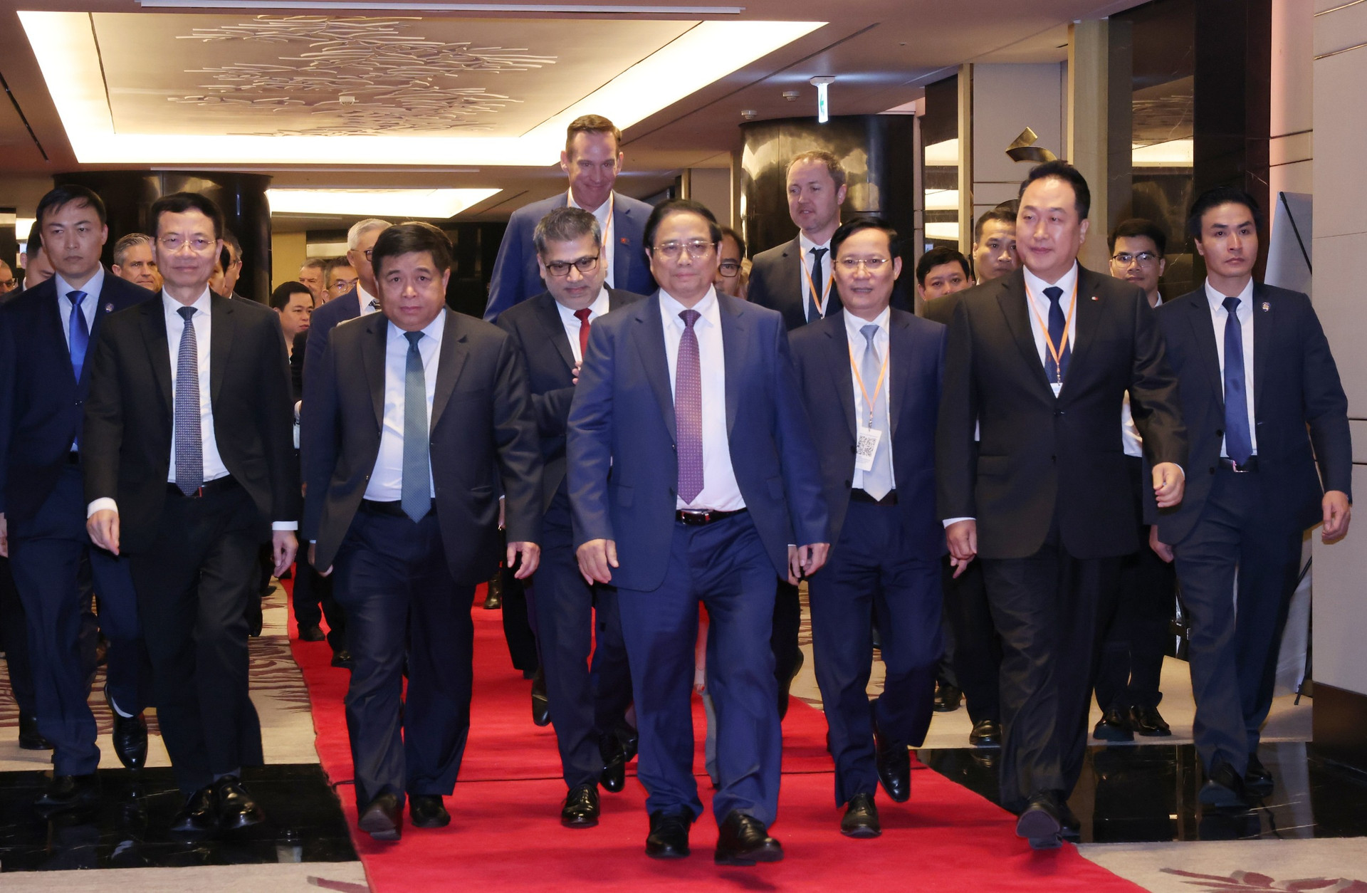 Trước khi phát biểu tại VBF 2024, Thủ tướng Phạm Minh Chính có cuộc gặp gỡ với các doanh nghiệp có vốn đầu tư nước ngoài.