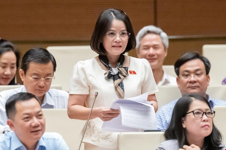 Đại biểu Nguyễn Hoàng Bảo Trân, đoàn Bình Dương.