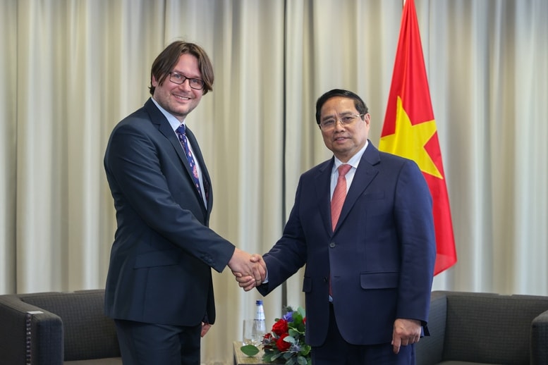 Thủ tướng Chính phủ Phạm Minh Chính tiếp ông Jevgeni Kabanov, Chủ tịch phụ trách về chính sách công toàn cầu của Tập đoàn Bolt - Ảnh: VGP. 