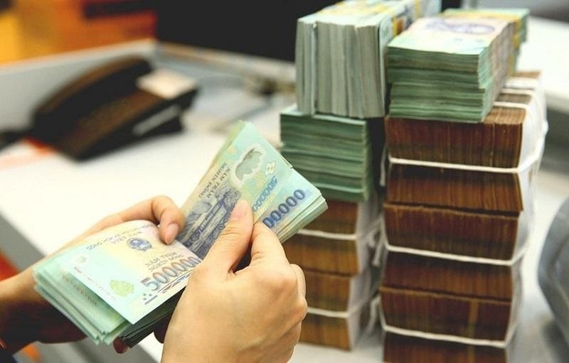 Lãi suất chịu nhiều áp lực, dư địa giảm ngày càng hẹp