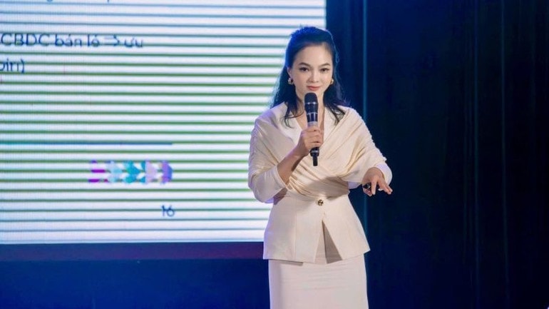 Bà Nguyễn Vân Hiền, Phó Chủ tịch kiêm Tổng thư ký Hiệp hội Blockchain và Tài sản số Việt Nam. tss-ksfintech2.jpg