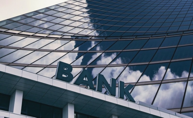 Tổ chức tín dụng có tỷ lệ nợ xấu dưới 3% mới được tham gia góp vốn, mua cổ phần