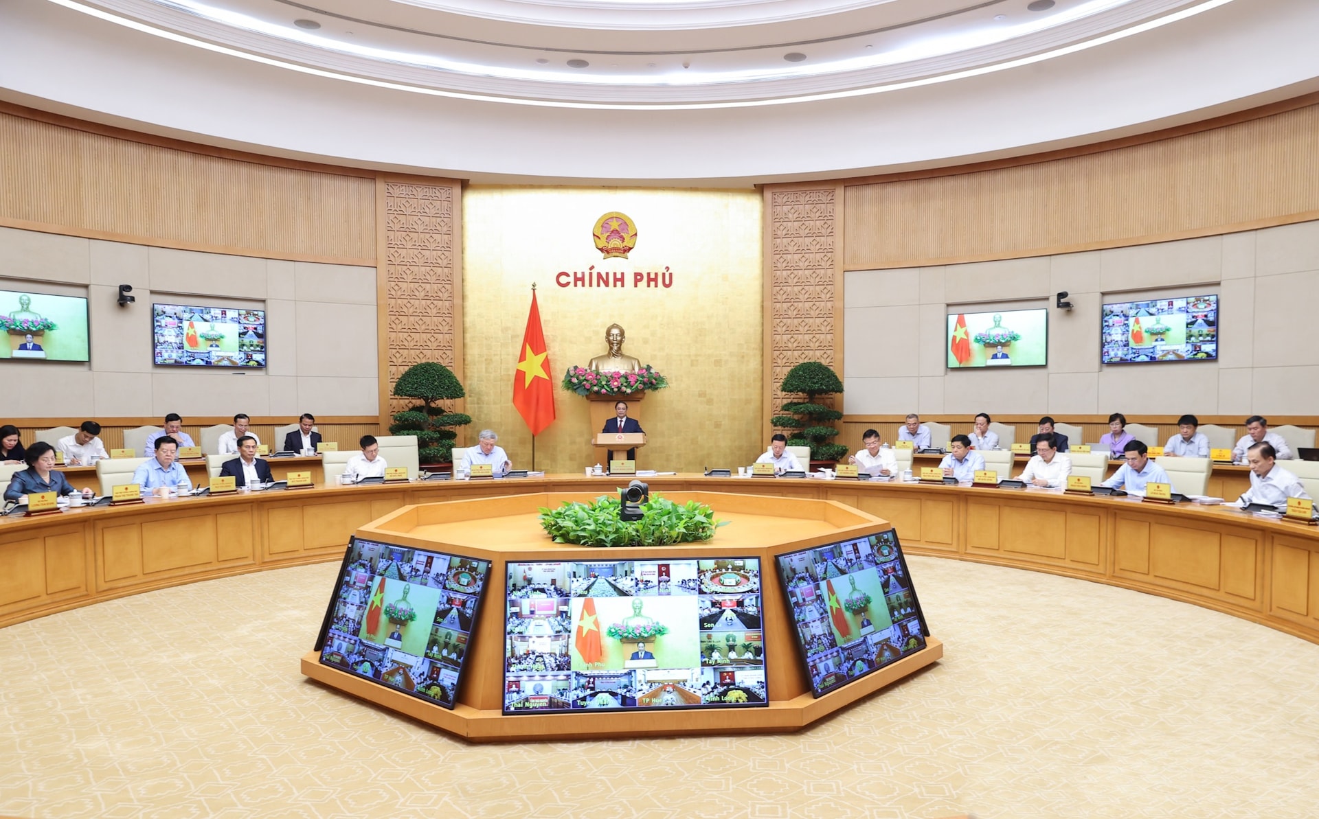 Thủ tướng Chính phủ Phạm Minh Chính chủ trì phiên họp Chính phủ thường kỳ tháng 3/2026 - Ảnh: VGP/Nhật Bắc