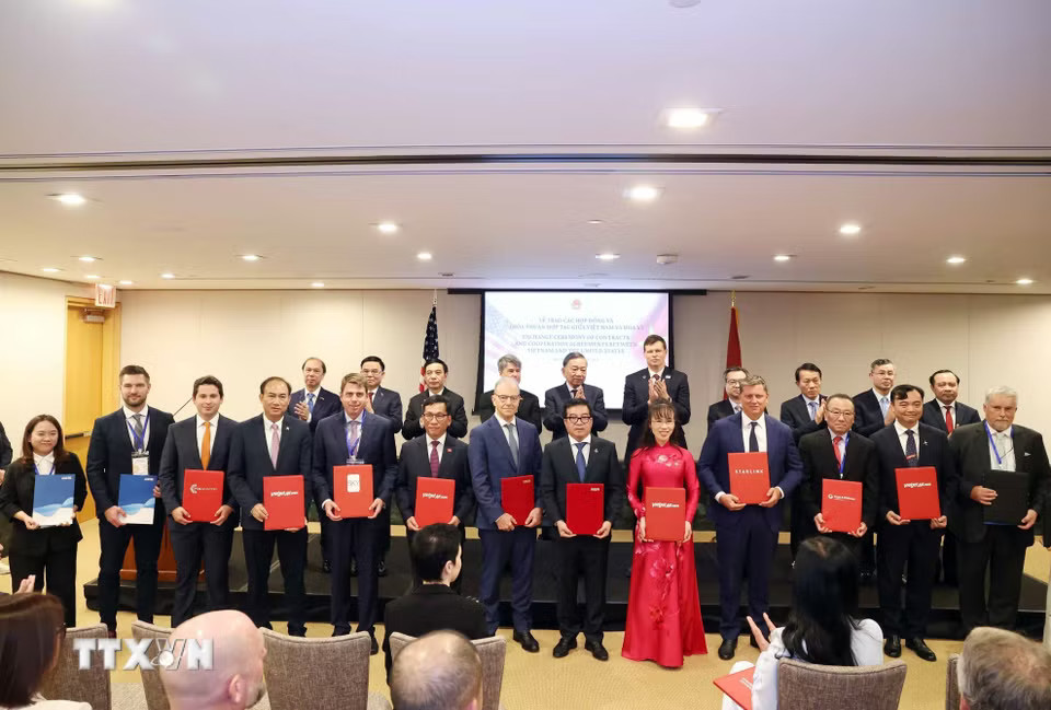 Tổng Bí thư, Chủ tịch nước Tô Lâm chứng kiến lễ trao các hợp đồng, thỏa thuận hợp tác giữa doanh nghiệp Việt Nam và Hoa Kỳ