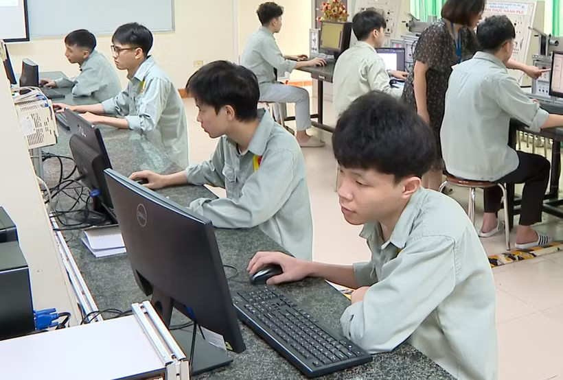Nâng cao chất lượng nhân lực và cơ chế đặt hàng là yêu cầu trọng tâm trong phát triển kinh tế-xã hội bền vững. (Ảnh: Vietnam+)