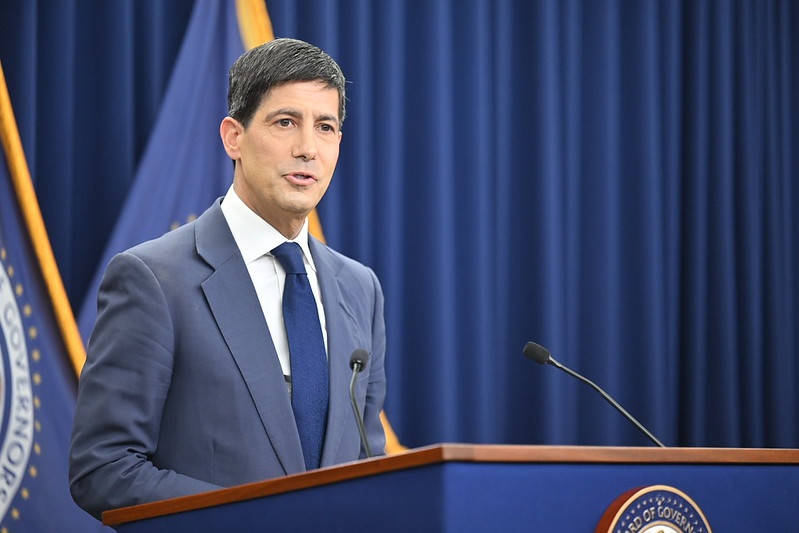 Chủ tịch Fed Kevin Warsh tại cuộc họp báo sau cuộc họp FOMC ngày 17/6/2026. Ảnh: Federal Reserve/Public domain.