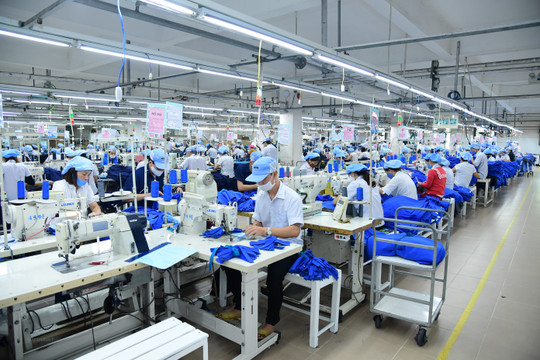 HSBC nâng dự báo tăng trưởng Việt Nam cho năm 2022 lên 8,1%