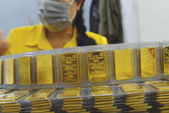 Quản lý và điều tiết thị trường vàng ở Việt Nam: Những vấn đề nào cần xem xét?