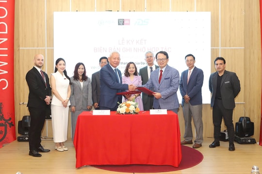 IDS và Swinburne Việt Nam ký kết thỏa thuận hợp tác chiến lược, thúc đẩy nghiên cứu và đào tạo trong lĩnh vực tài chính số