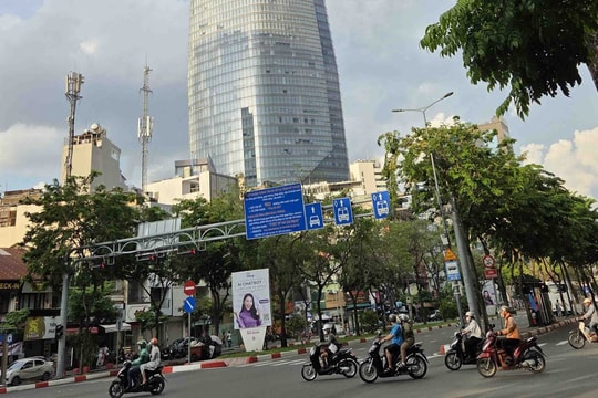 Khuyến nghị chọn xây dựng Trung tâm tài chính quốc tế chuyên biệt