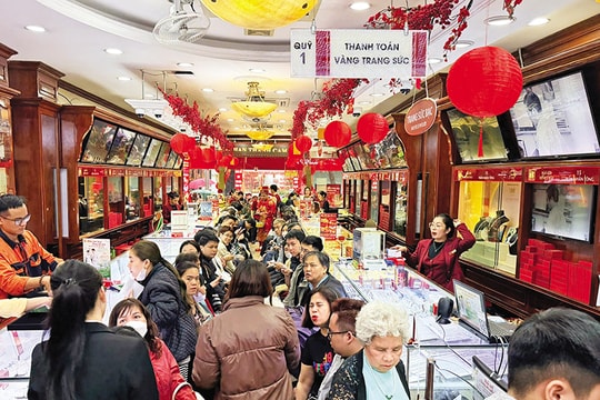 Giá vàng nhảy múa: Nên mua bắt đáy hay cược tương đối?