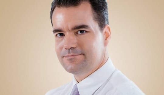 'AI không làm cho vàng, dầu mỏ bớt quan trọng'