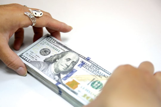 Dẫn dắt tăng trưởng – Tài khóa thay tiền tệ?