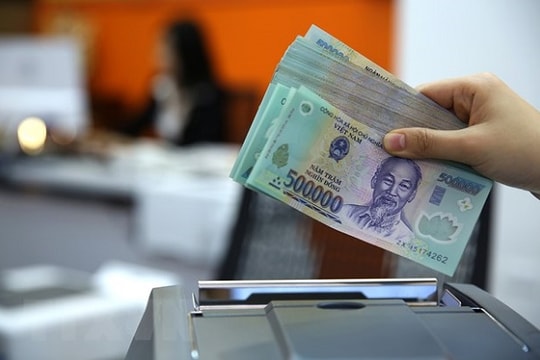 Hơn 2 triệu tỷ tiền gửi tổ chức kinh tế chảy ra khỏi hệ thống ngân hàng, tổng tiền gửi vẫn tăng nhẹ