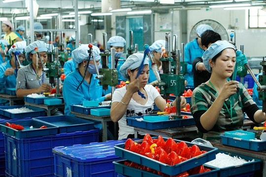Động lực tăng trưởng kinh tế Việt Nam xoay trục sang đầu tư?