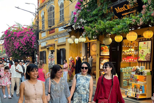 Niềm tin kinh doanh cải thiện sau nửa năm, dù sức ép cạnh tranh vẫn rất lớn