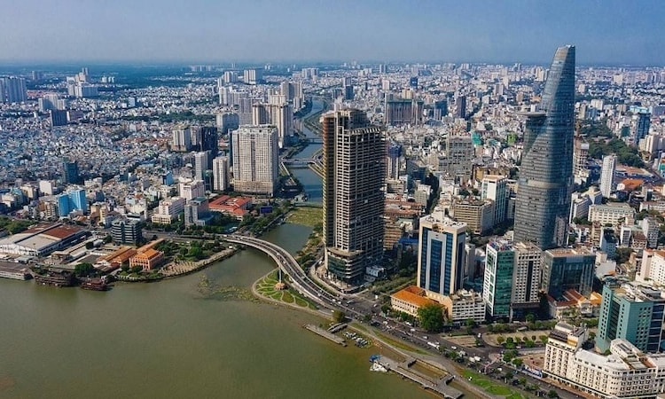 Ai hưởng lợi khi dòng tiền chảy mạnh vào kênh bất động sản và chứng khoán?