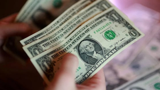 HSBC cảnh báo USD có thể tăng 'bùng nổ', cơn sốt AI chưa kết thúc
